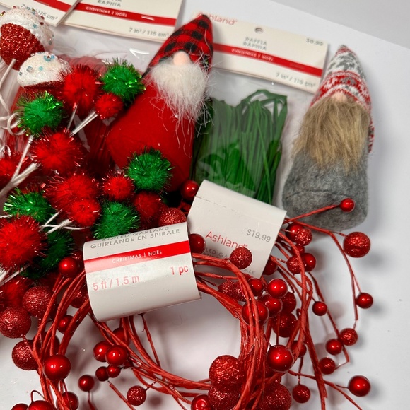 Christmas Craft Bundle 🎁 Gnomes • Pom-Poms • Garland • Santa Ribbon | NEW - Picture 1 of 5